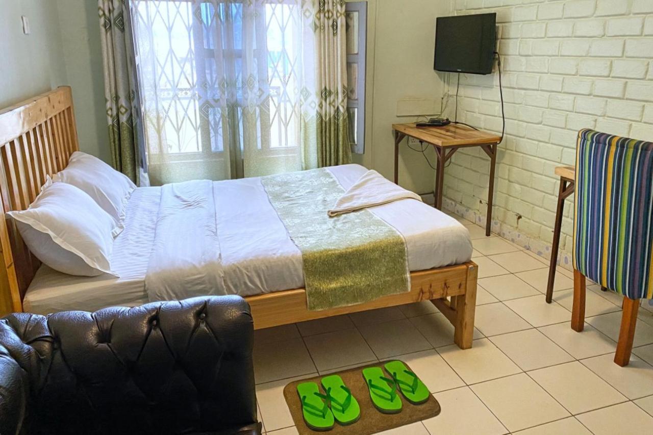 Tulia Lodge Eldoret Bagian luar foto